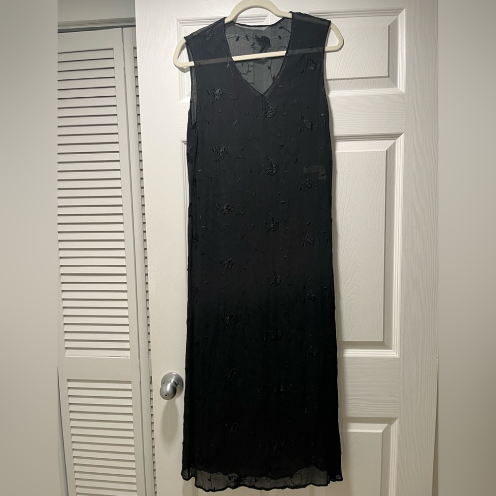 - - st Vincent black shift maxi dress, size M, embroidered in floral detai…
